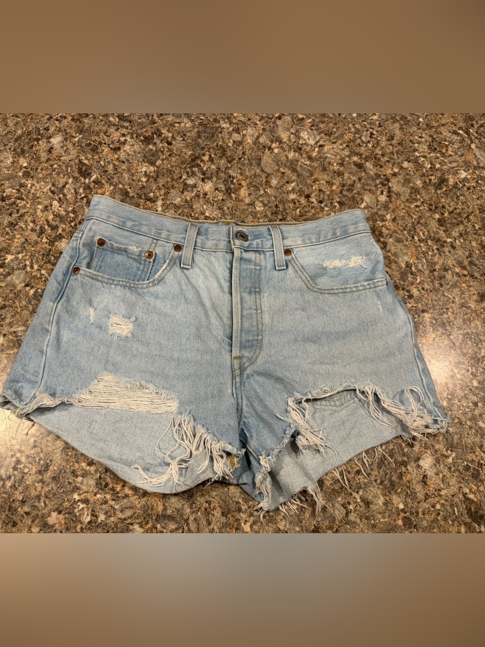 Levi’s 501 shorts size 28
